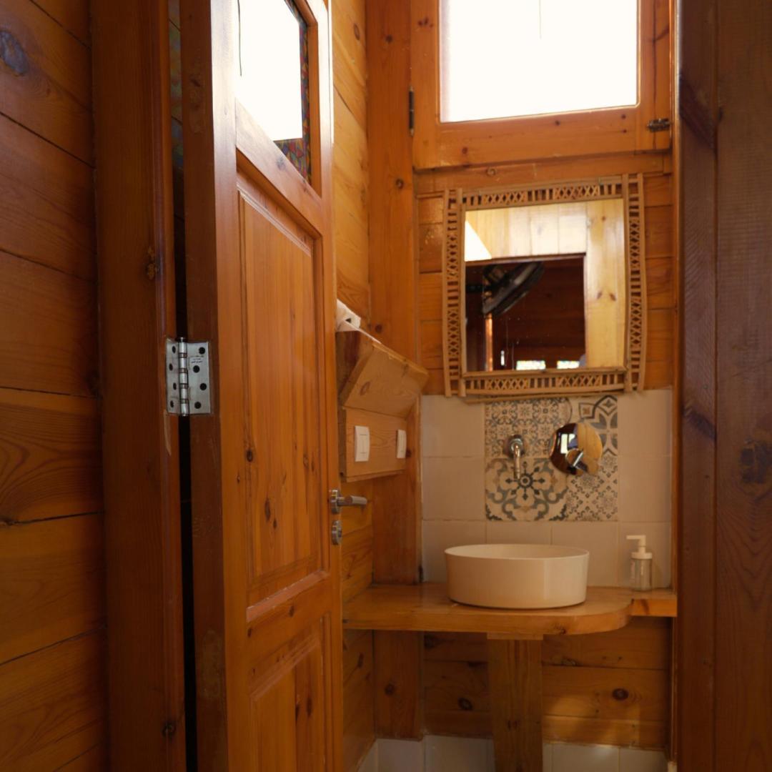 Northern Lake Lodge Izbat Ilyas Kültér fotó